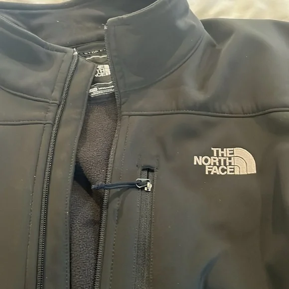 Men’s Northface Jacket - Picture 2 of 6